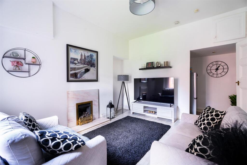 53DEglington-06.jpg