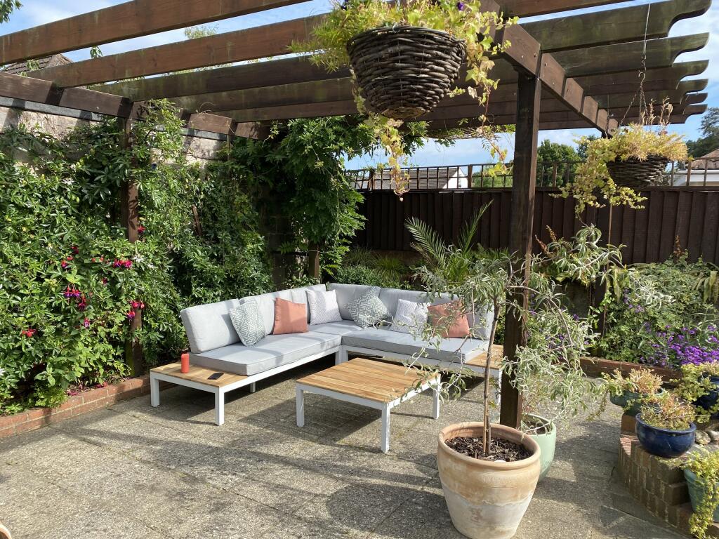 68063047806__E60DFF24-CEBF-4F44-9D52-D45C3C7D5DEB