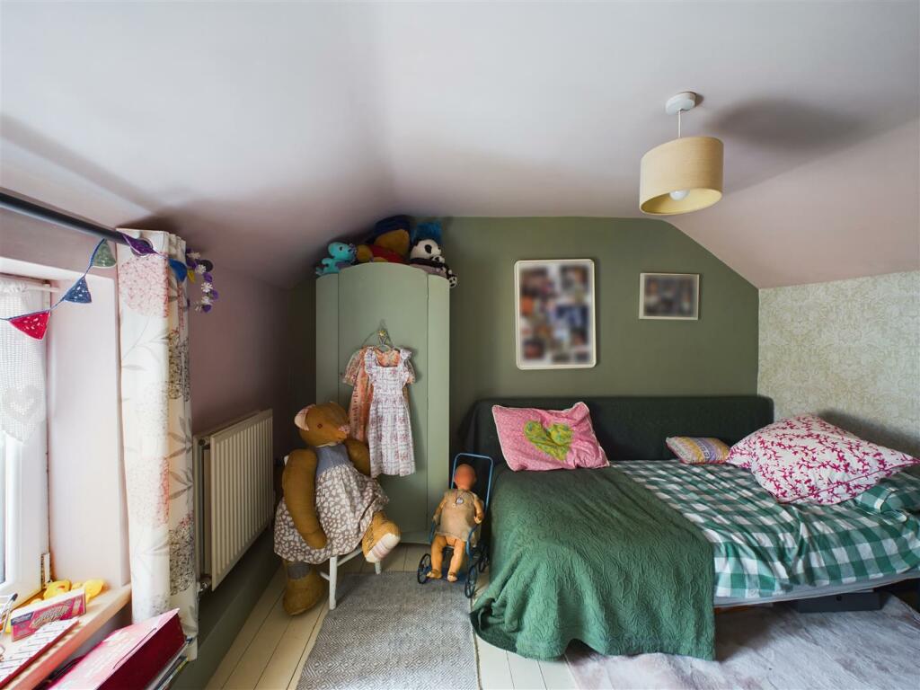 BEDROOM 3