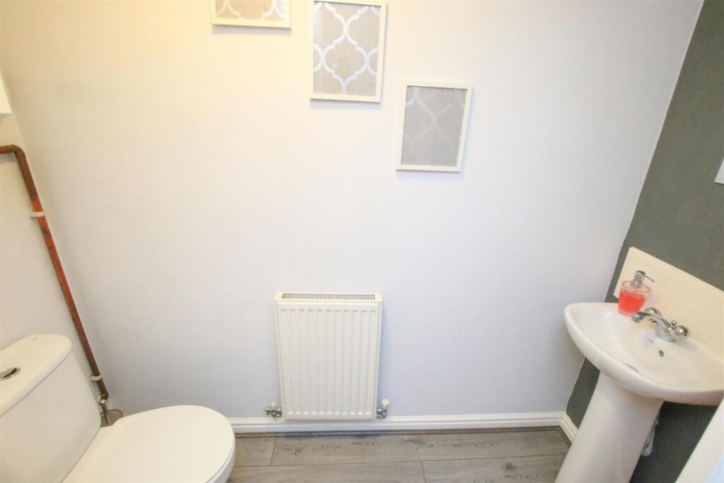 GROUND FLOOR W/C