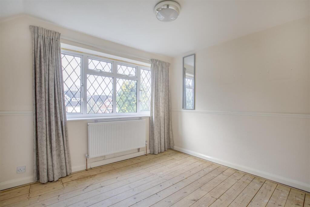 31 Wheeler Avenue, HP10 8EN-2.jpg