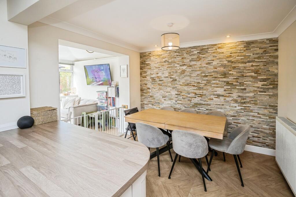 Kitchen/ Family Room