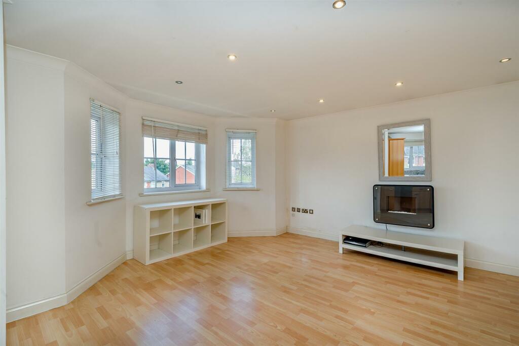 8617031-interior03-800.jpg