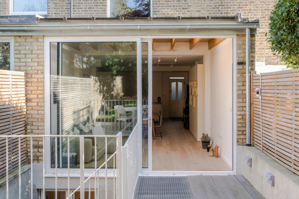 236138 - Flat 1, 61 Queens Drive-26.jpg