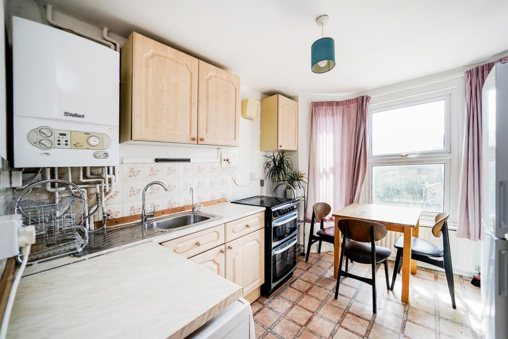 39a Folkestone rd-1_web.jpg