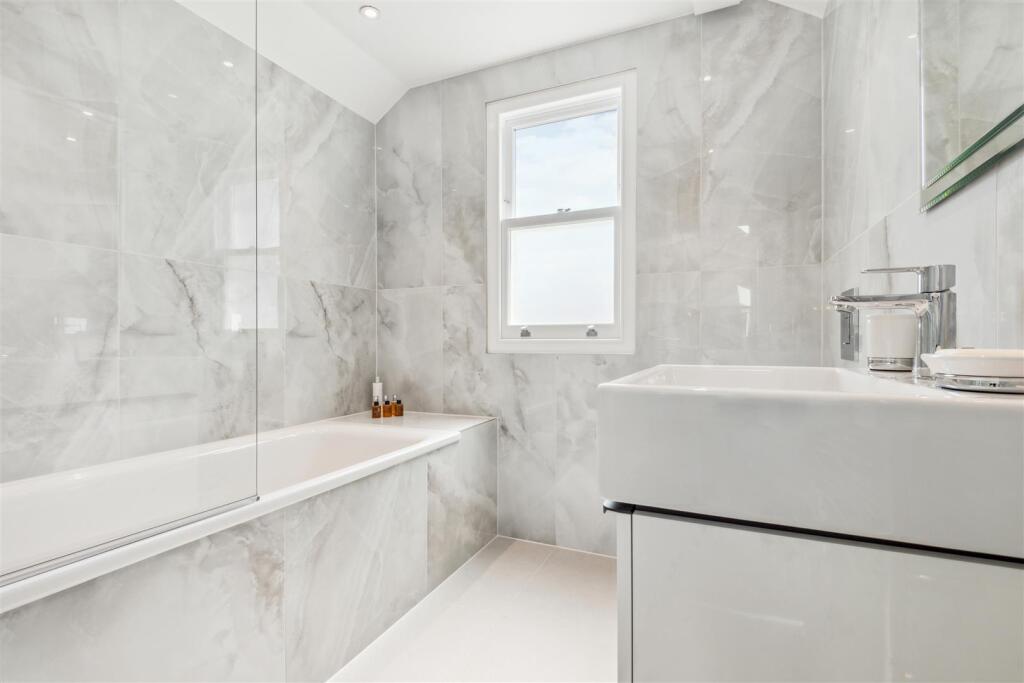 Abinger Road, W4 - FOR SALE