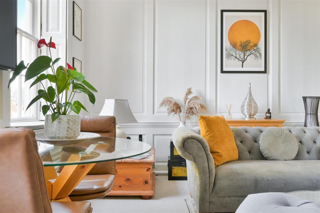 THE CEDARS, FLAT  (10).jpg