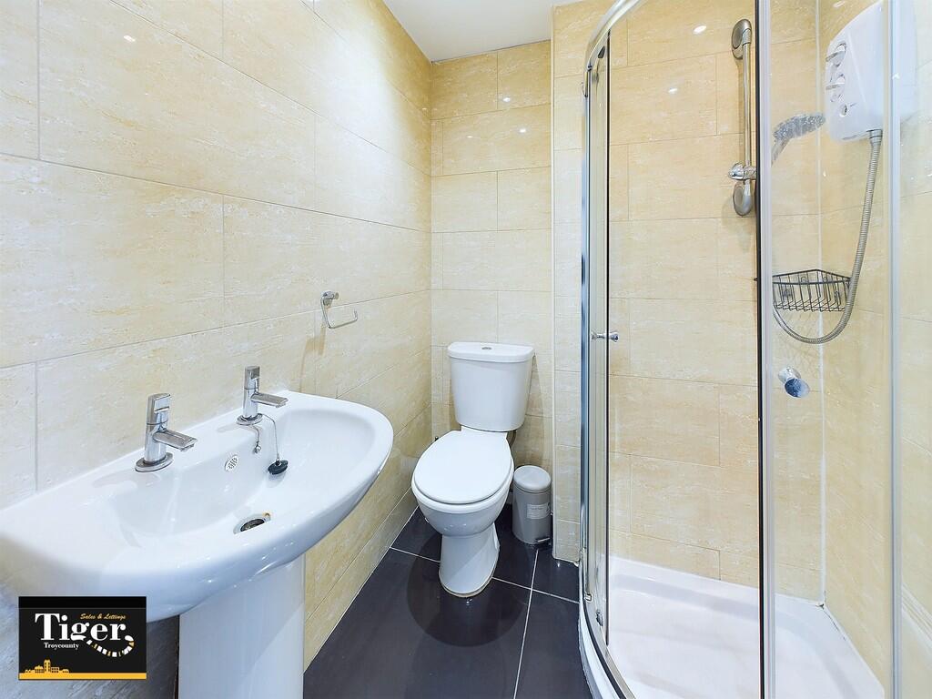 CAM02176G0-PR0444...