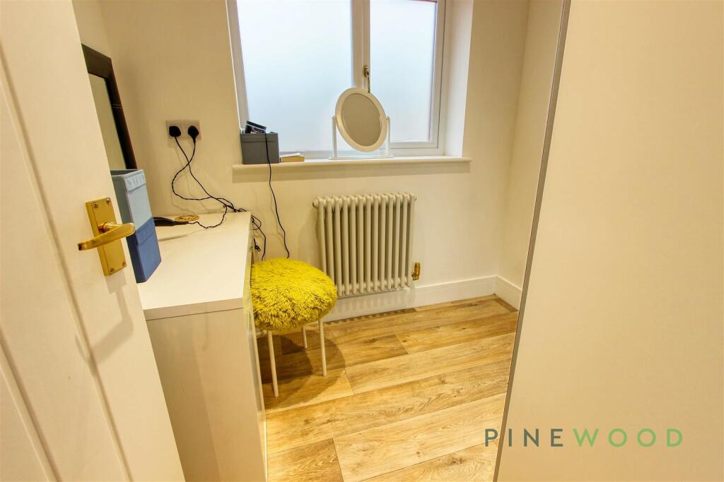 BEDROOM FIVE/OFFICE/