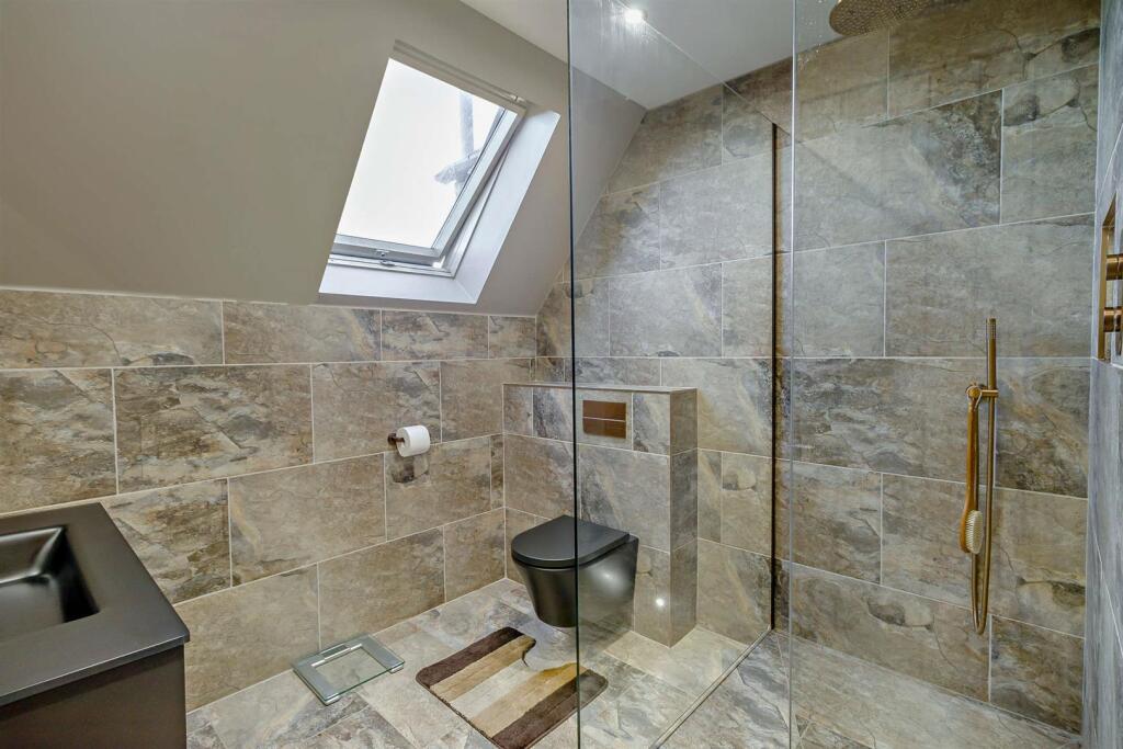 En Suite Shower Room