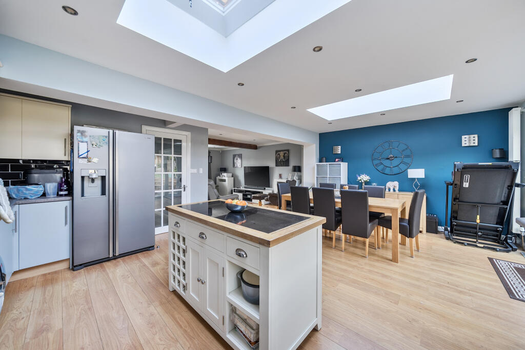 1354915-7-68dd641058d35