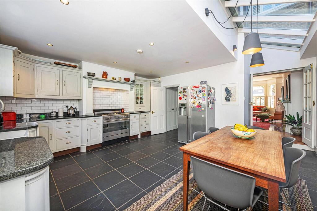 Kitchen / Dining