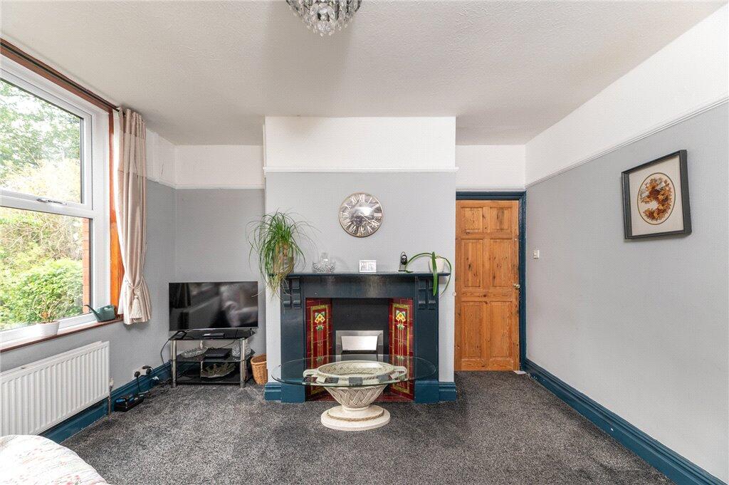 Snug /Dining Room