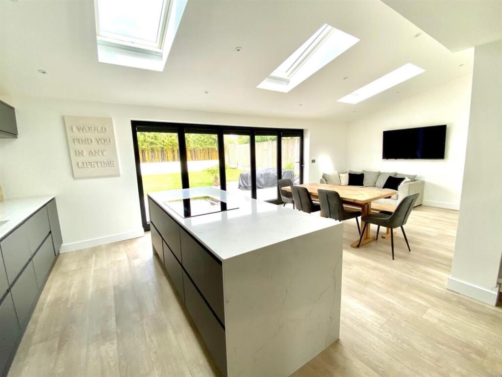 44 Broadwaters (16).jpg