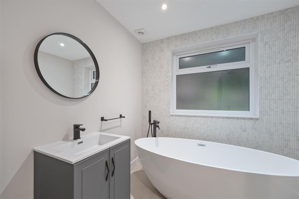 176 Nottingham Rd Burton Joyce Nottingham NG14 5BD