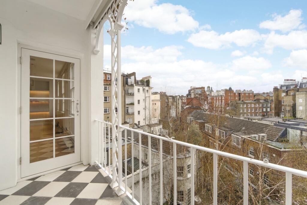 6, 93 Eaton Place...