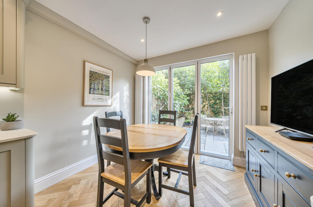 1359659-10-68d40d...