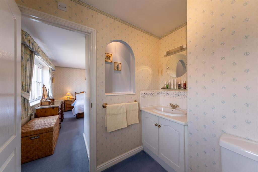 10 Knightsbridge Avenue-021.jpg