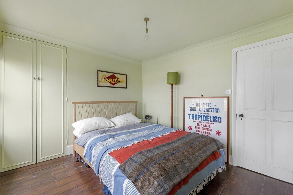 Bedroom (2).JPG