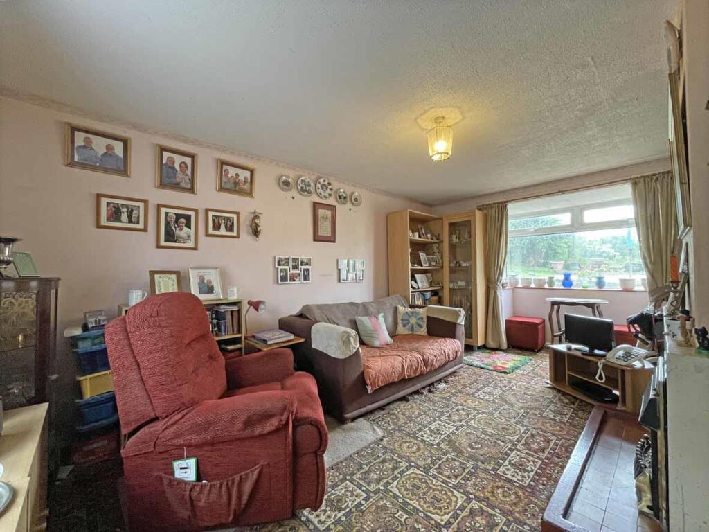 Elgin Crescent 115 - Lounge 2.jpg