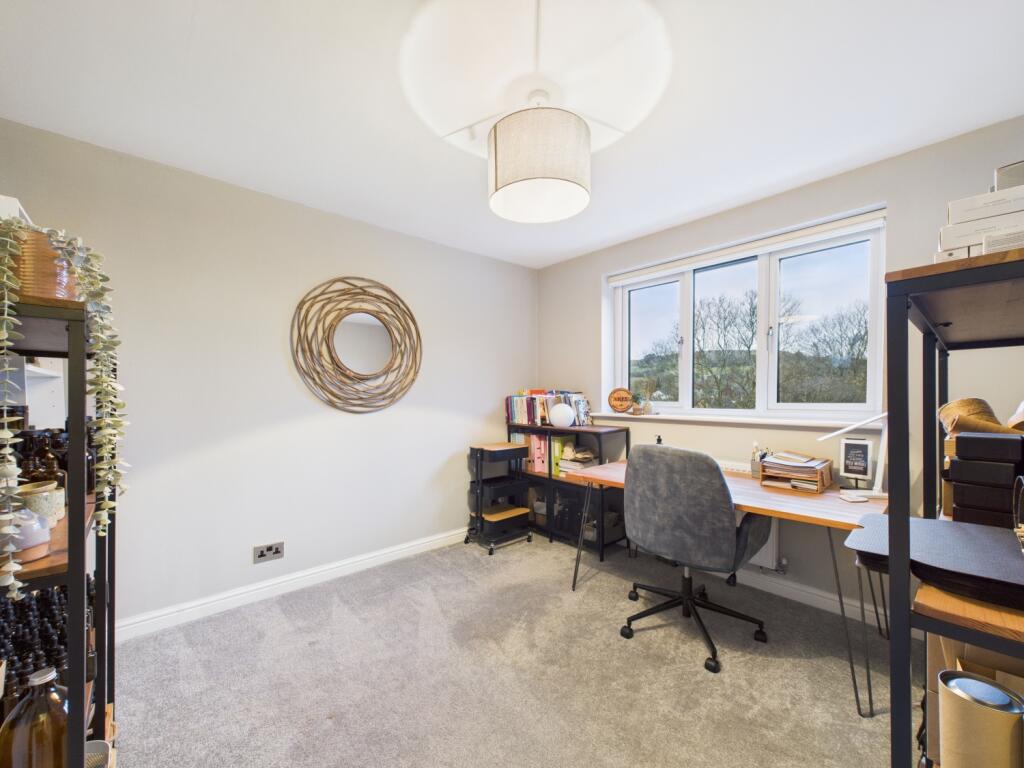 CAM02093G0-PR0067-STILL019