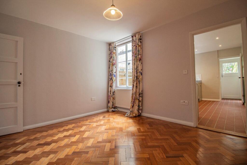 60 Guildhall Street, BSE [Dining Room] 01.jpg