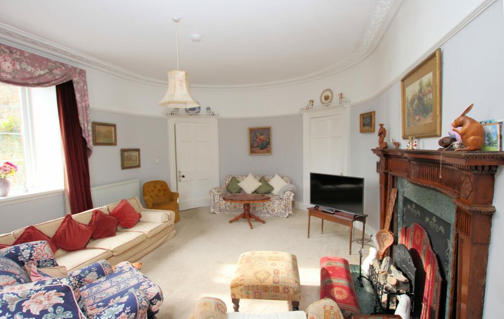 7 Castle Street, Kirkcudbright - Williamson and He