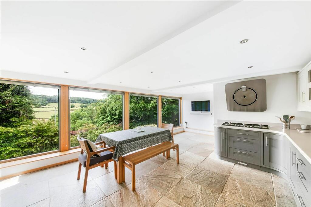 OPEN-PLAN DINING LIVING KITCHEN