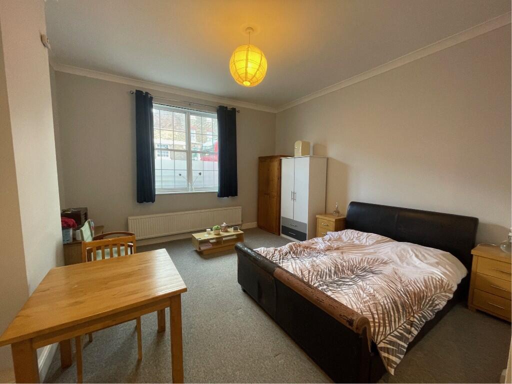 The Burroughs, London, NW4