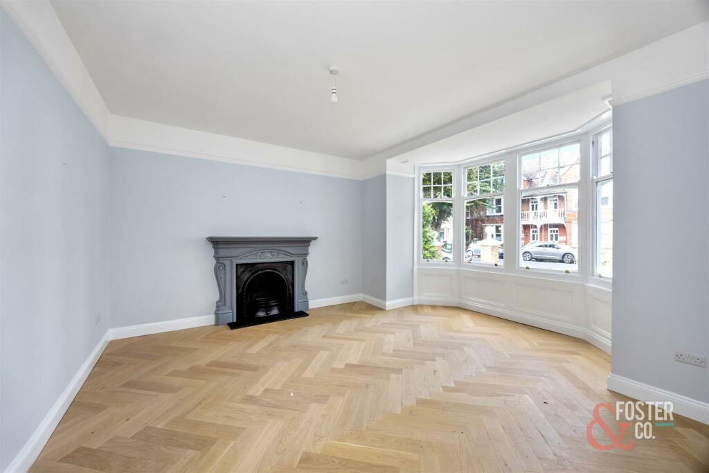 Pembroke Crescent, 10-013.jpg