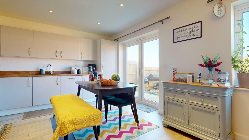 KITCHEN/DINING/FAMILY ROOM