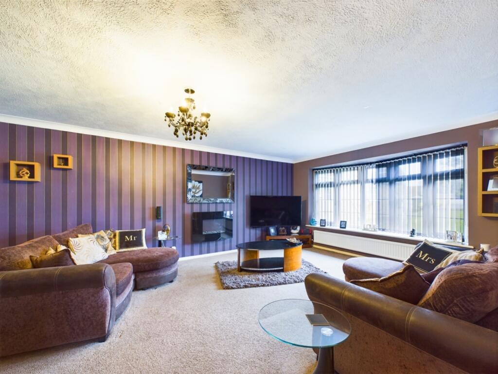 Lrg_CAM03624G0-PR0084-STILL003