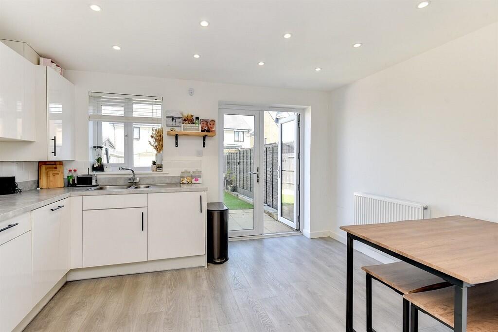 12688_50692_IMAGE...