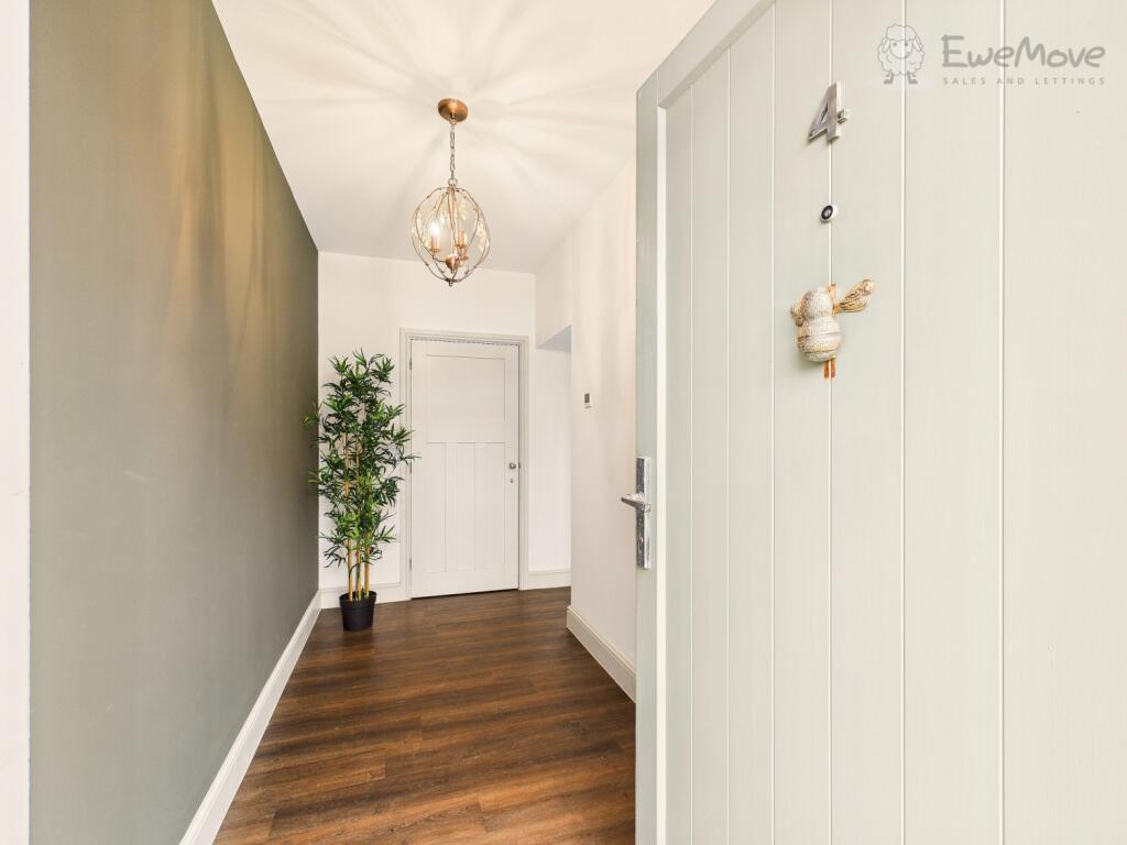 CAM03640G0-PR0060-STILL004