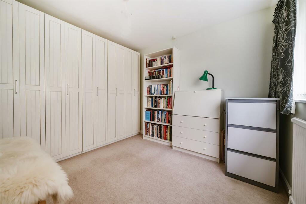 19 Manor Close, Roade