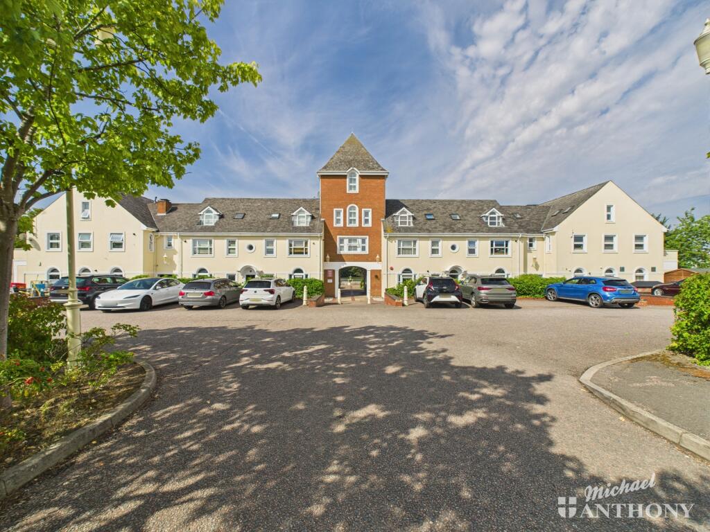 CAM03218G0-PR0739-STILL028