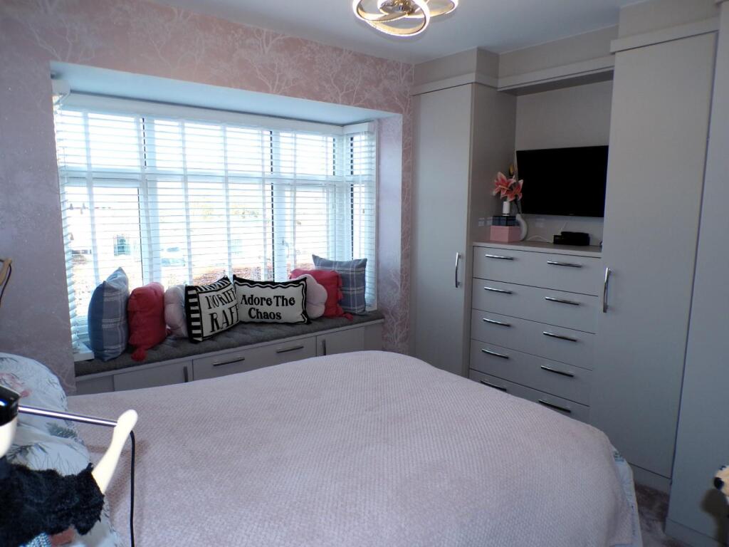 MatherSt81bed1.JPG