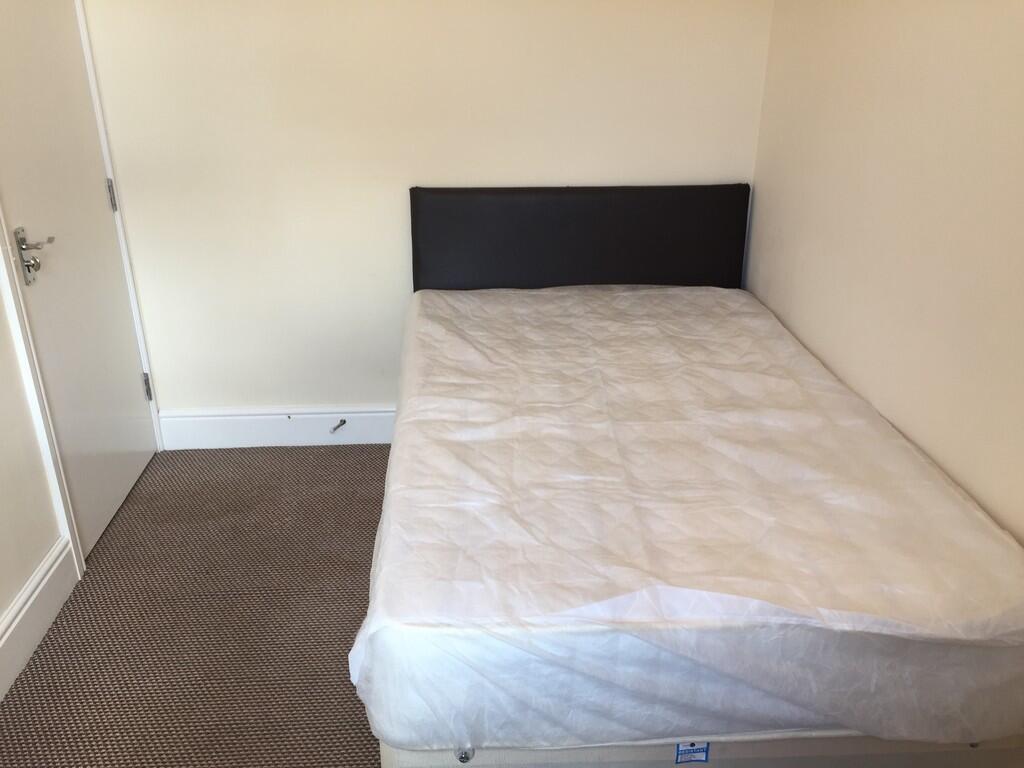 ROOM 1