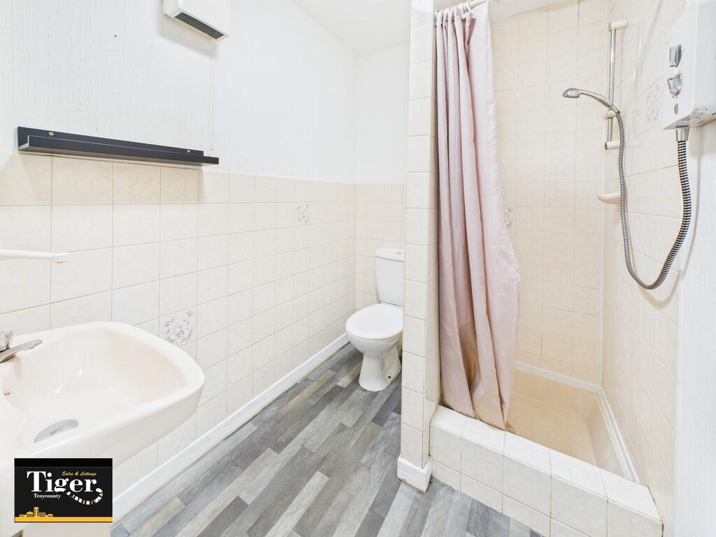 CAM02176G0-PR0672...