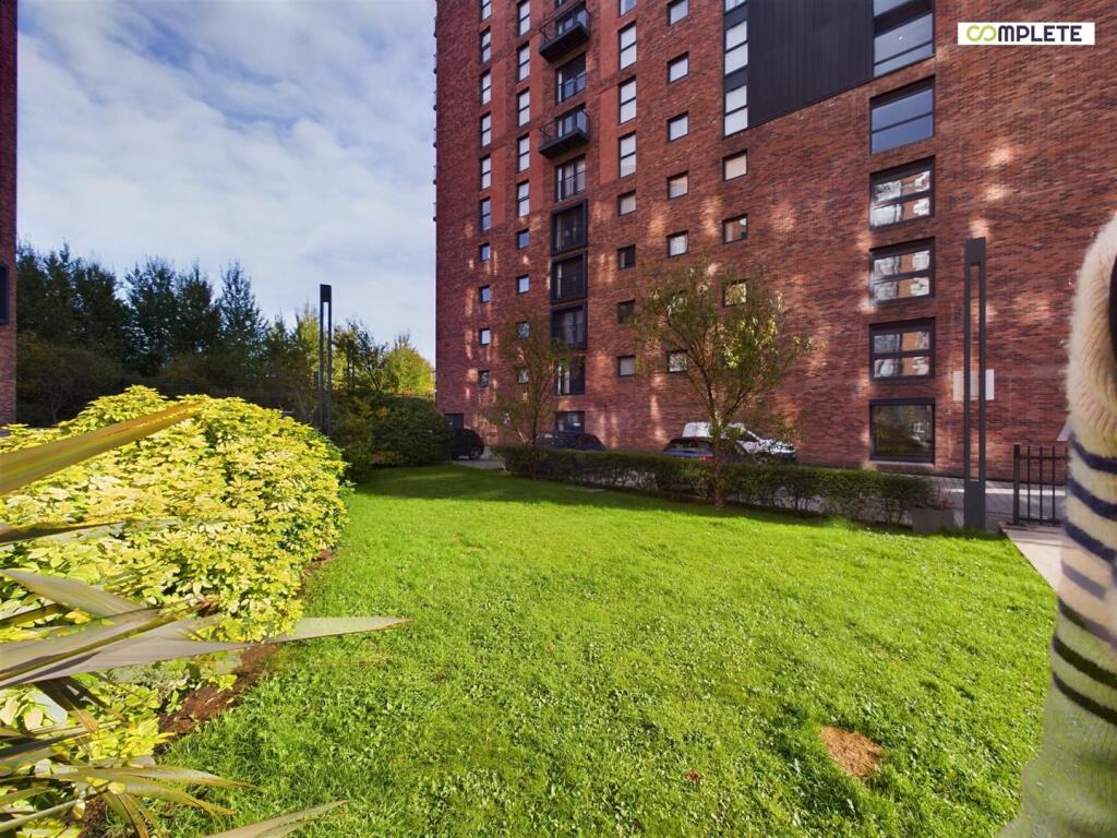 CAM01231G0-PR0080-STILL034