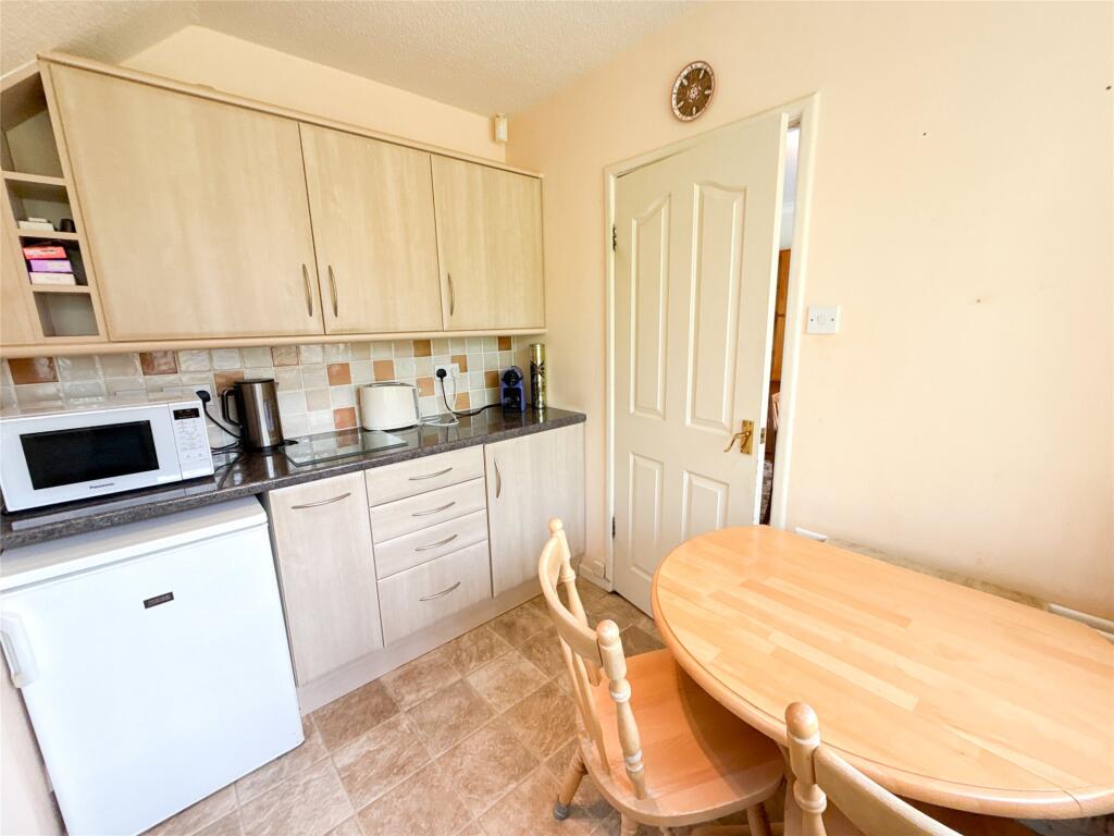 Breakfasting Kitchen