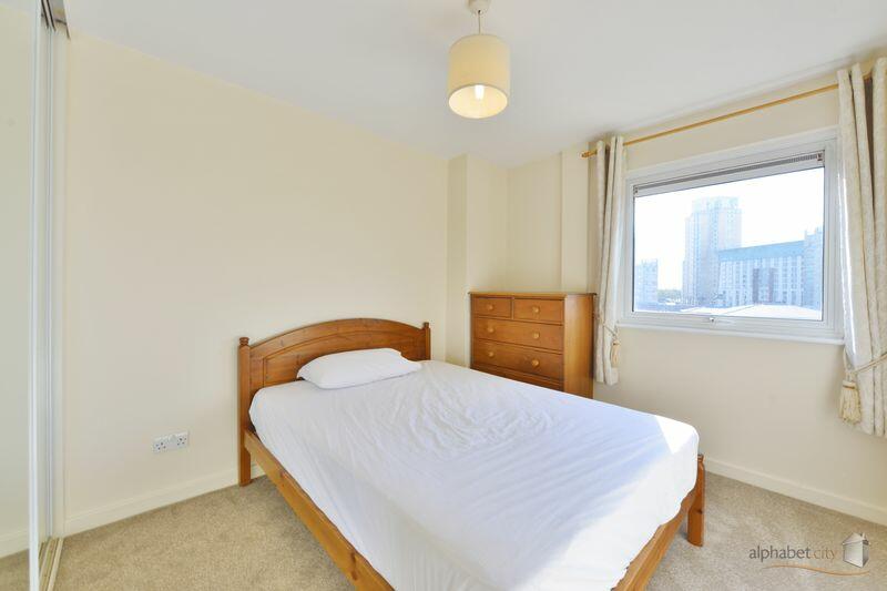 Double bedroom 1