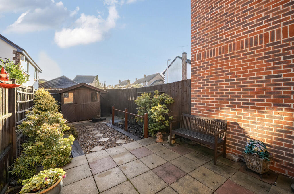 1395681-6-695e356...