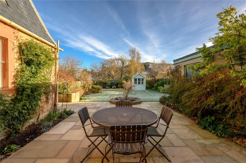 Midmar Gardens 38