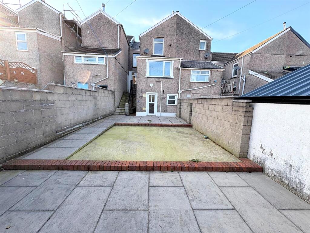 Rear Garden d.jpg