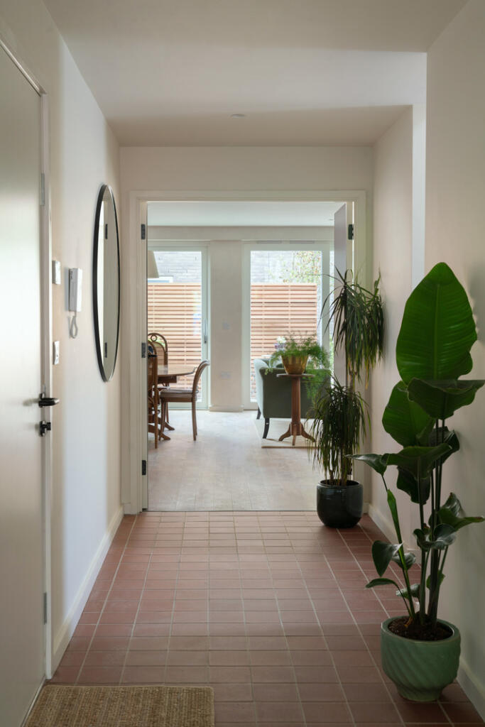 291080 - UNIT2-MANOR-PARK-SE13-001.jpg