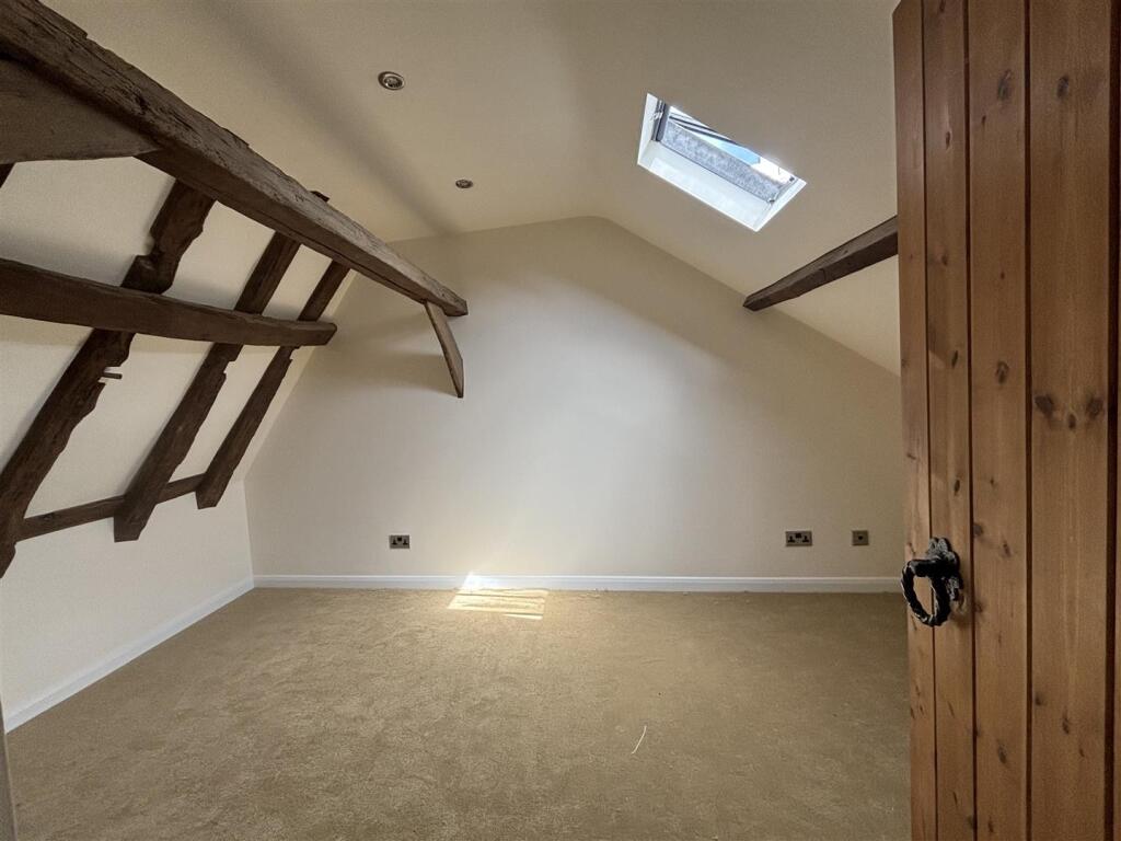 TOP FLOOR BED BEAM.jpg