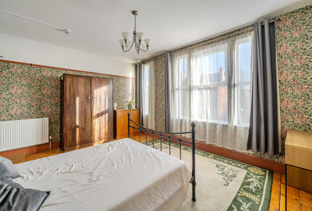 1385363-6-6929aae...