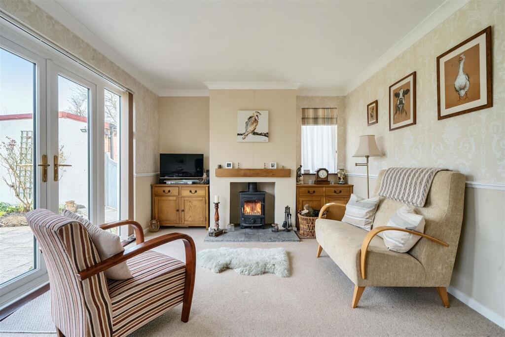 Sitting/Dining Room