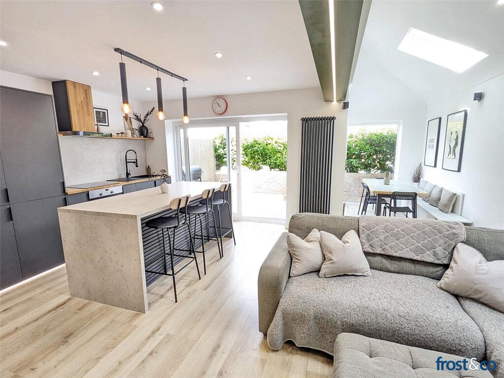 Kitchen/Lounge
